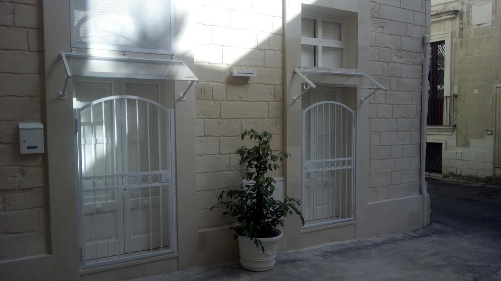 Casa Anna Apartment Лече Екстериор снимка